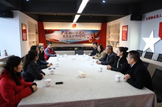 广西师范大学党委书记邓军到广西师范大学团委调研慰问