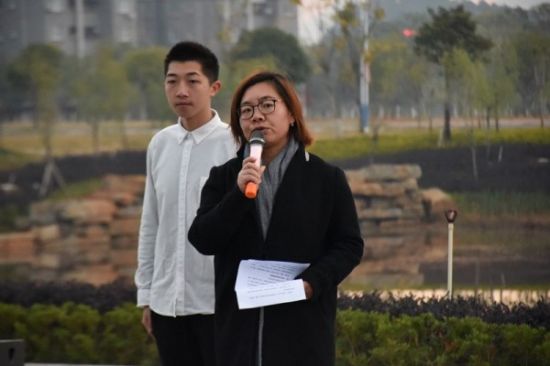 广西师范大学政治与公共管理学院举行升旗仪式暨一二·九运动纪念活动