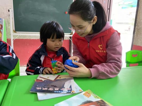 让温暖一起回家|百色团干部开展2020年新春服务青年月系列活动