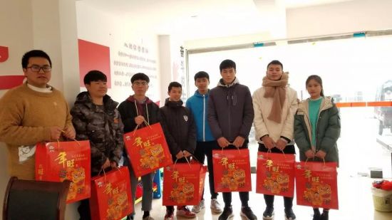 让温暖一起回家|百色团干部开展2020年新春服务青年月系列活动