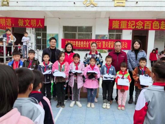 让温暖一起回家|百色团干部开展2020年新春服务青年月系列活动