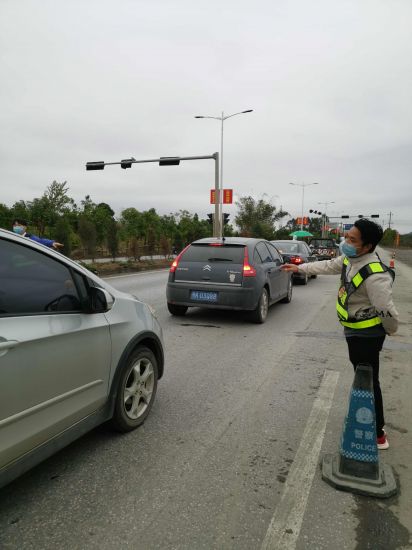 玉州战“疫”青年志愿者，很行！