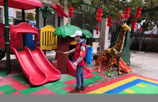 元宵战“疫”，团圆有时,玉州战“疫”青年志愿者依然坚守在抗疫一线