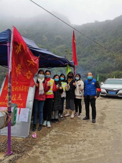 青春的力量！隆安青年志愿者敢于“战”在农村防疫一线