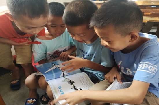 广西师范大学政治与公共管理学院希望羽翼志愿服务团队举办系列活动之“爱心助学志愿行，活力助梦担使命