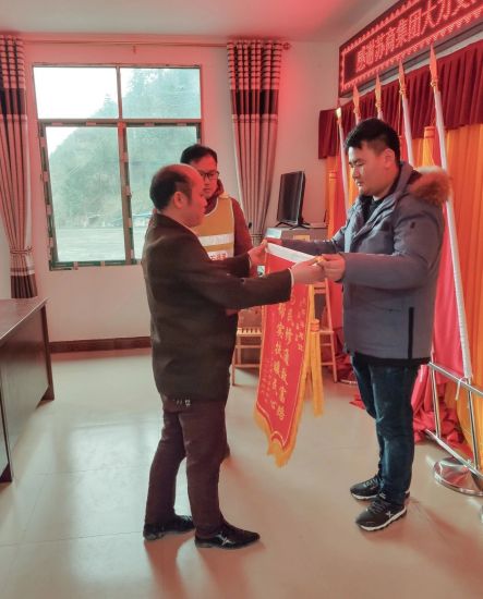 柳州融水团县委：弘扬雷锋精神 助力脱贫攻坚