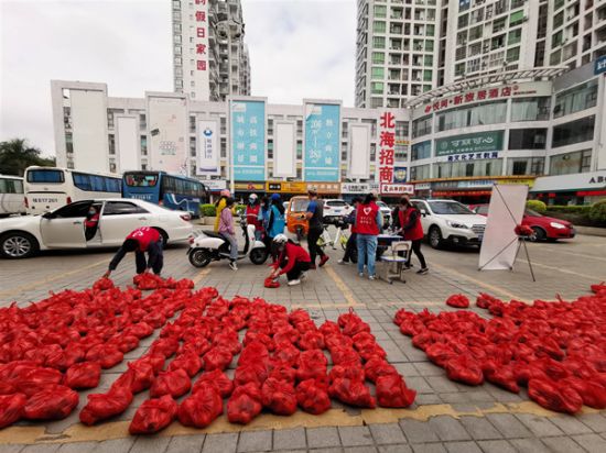 “柑”苦与共，北海青年爱心奉献彰显雷锋精神