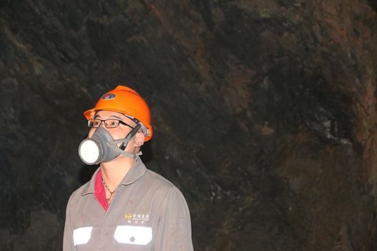 扎根矿山践初心 立足岗位做贡献——记华锡集团铜坑矿生产技术中心采矿设计覃庆韩