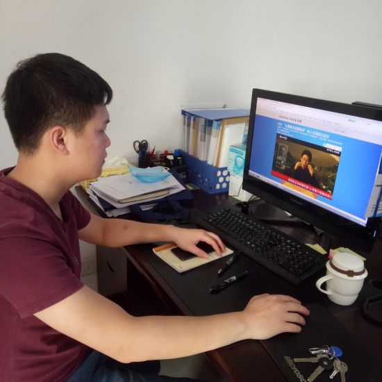 西江物流团委组织开展“致青春 为家国——争做黄文秀式好青年”主题团日活动