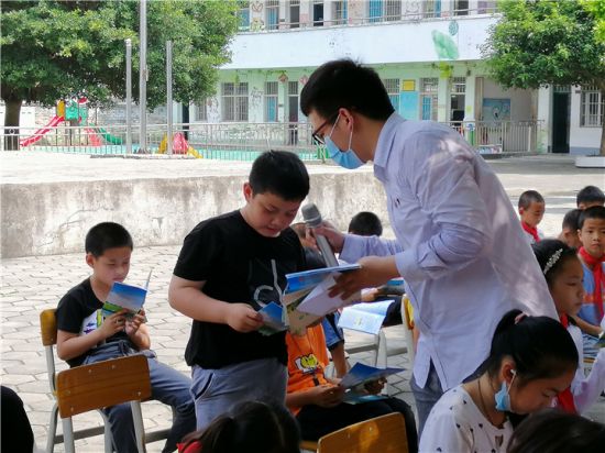 共青团柳江区委员会开展控辍保学、预防溺水志愿服务活动