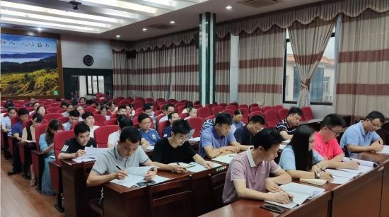 关心青年成长 推动融水发展