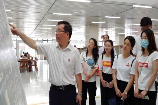 广西师范大学成功举办第四十九期“校长有约”活动