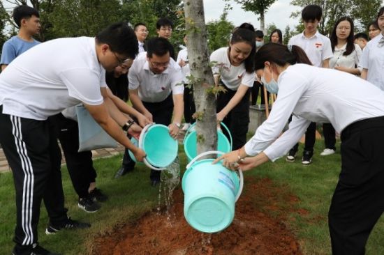 广西师范大学成功举办第四十九期“校长有约”活动