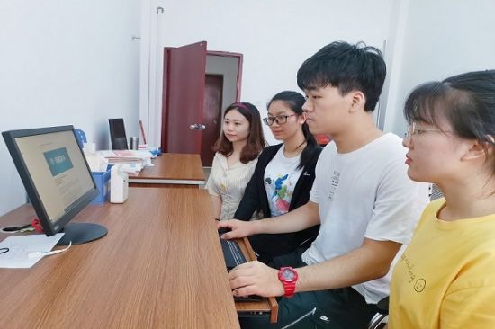 广西师范大学研究生支教团学习习总书记给复旦大学青年师生党员回信