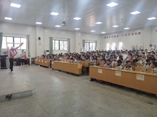 团柳江区委|禁毒小扇轻轻摇，无毒校园助成长