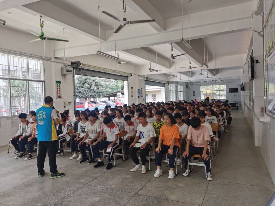 团柳江区委| 心灵辅导入校园，考前减压劲更足