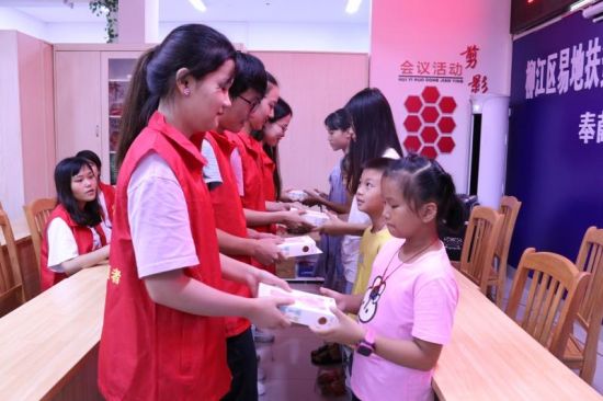 团柳江区委 | 爱心家教入社区，情暖童心伴成长