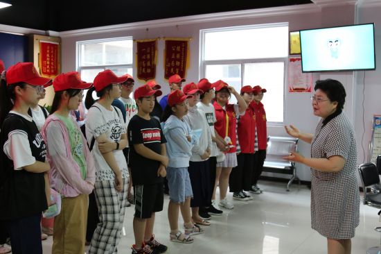 广西青年学子助力青少年普法工作,法治教育掀起学生学法热潮