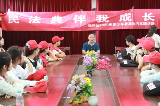 广西青年学子助力青少年普法工作,法治教育掀起学生学法热潮