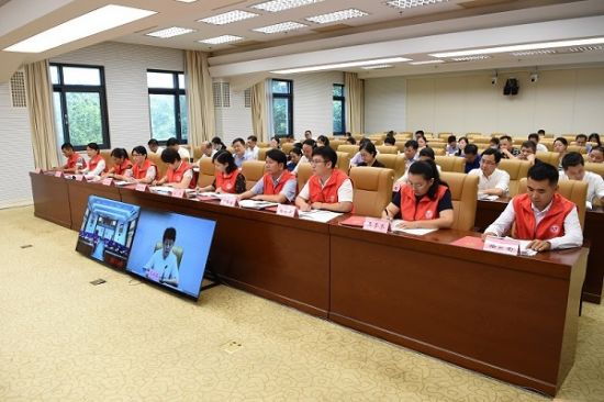 广西师范大学百灵鸟公益团队参加2020年全区推进学雷锋志愿服务工作电视电话会议并作交流发言