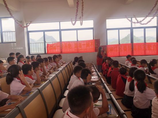 团柳江区委 | 禁毒宣传进校园 普法教育促成长