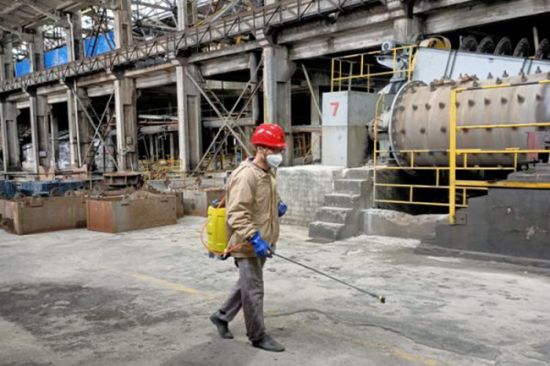 华锡铜坑矿业分公司“防疫爱卫，暖冬行动”主题团日活动正在进行中