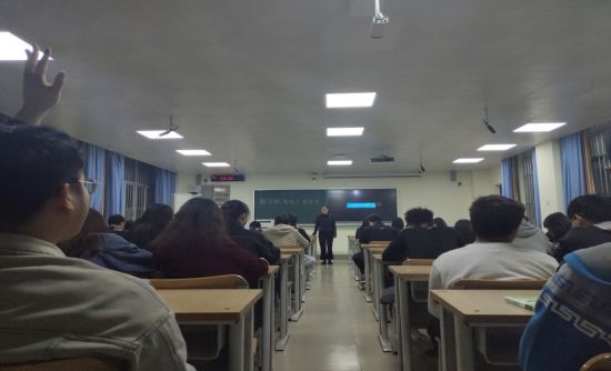 广西民族大学人工智能学院各班顺利开展开学第一课