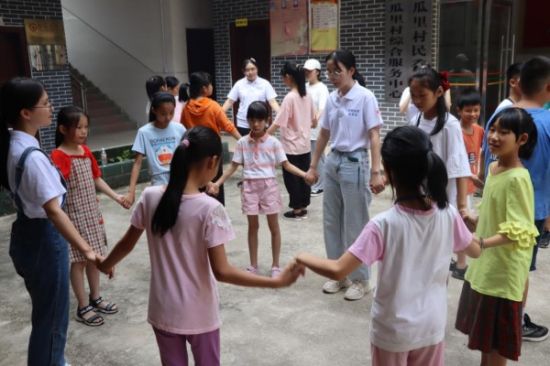 广西师范大学教育学部“艺·心”学生志愿服务团队： 集结青春力量 赋能乡村振兴